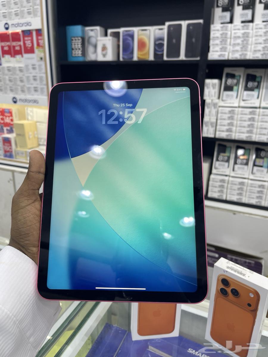 ايباد الجيل العاشر. الذاكره 64 نظيف جدا  استخدام حشمه64596141375618110