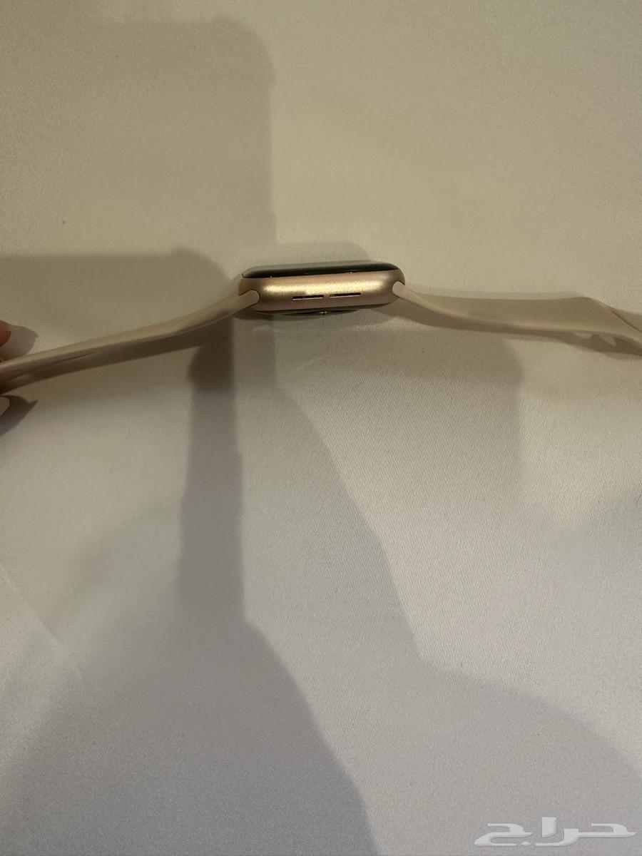 ساعة ابل وردي Series 564593472603523112