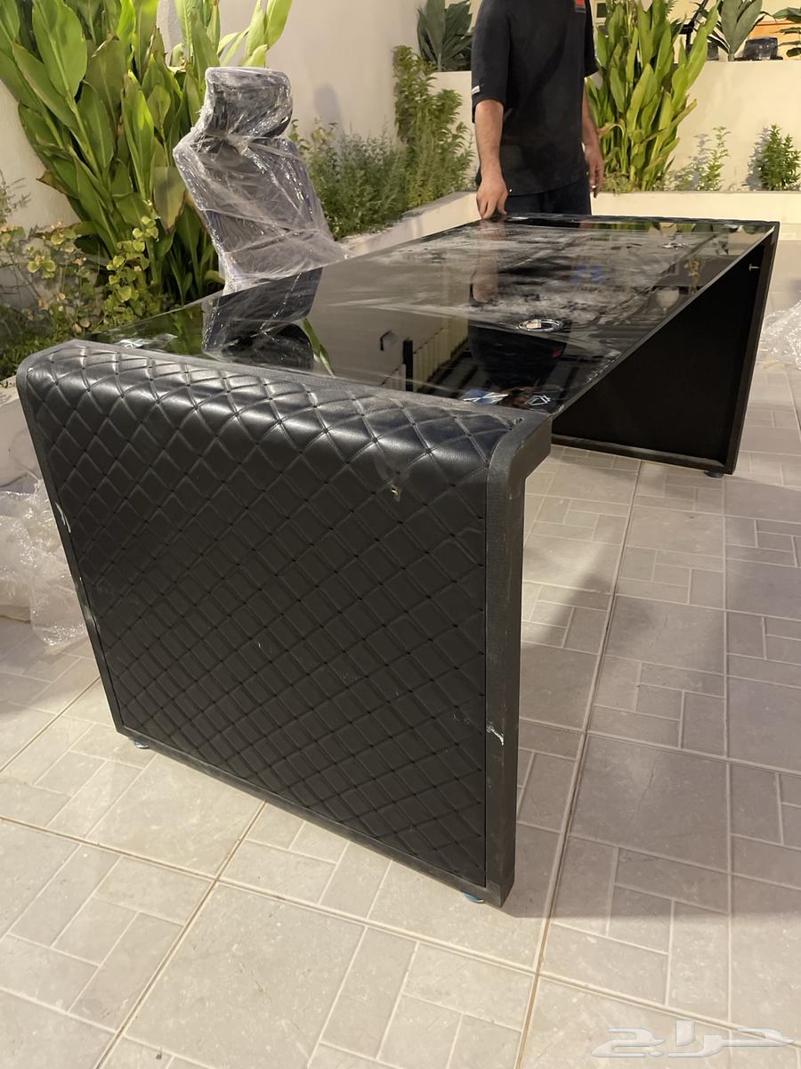 مكاتب شبه جديدة وكراسي64591454665986112