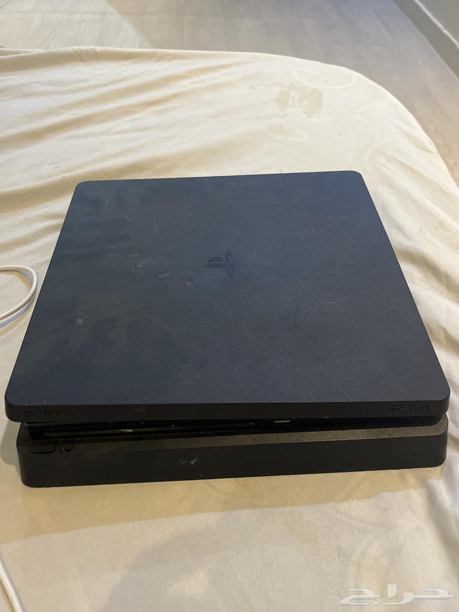سوني فور4 سلم للبيع له معي ثلاث سنوات كرتونه معه علئ السوم64596464996225113