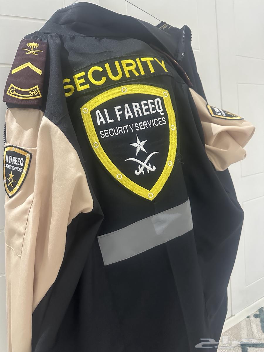 Security guard wearing64593962135681110