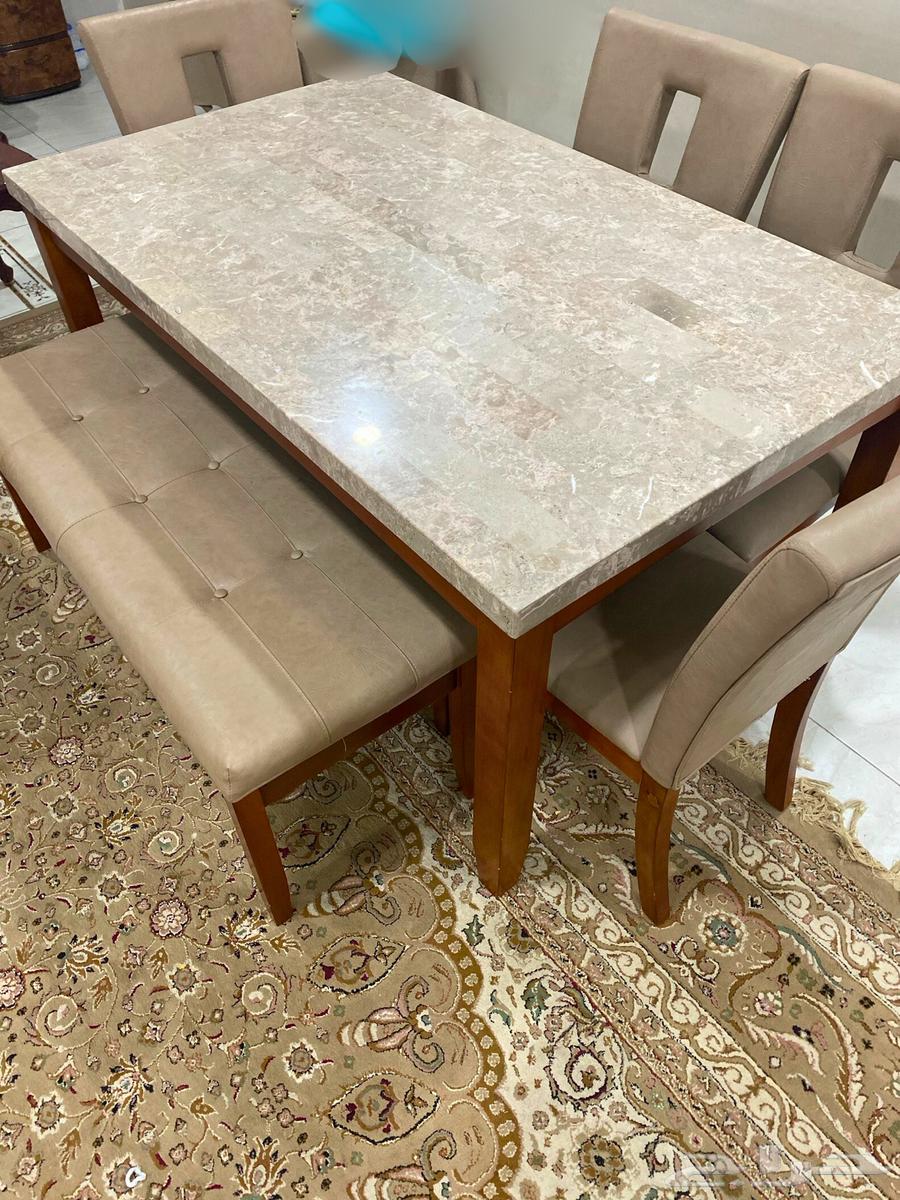 طاولة طعام للبيع64594226023171110