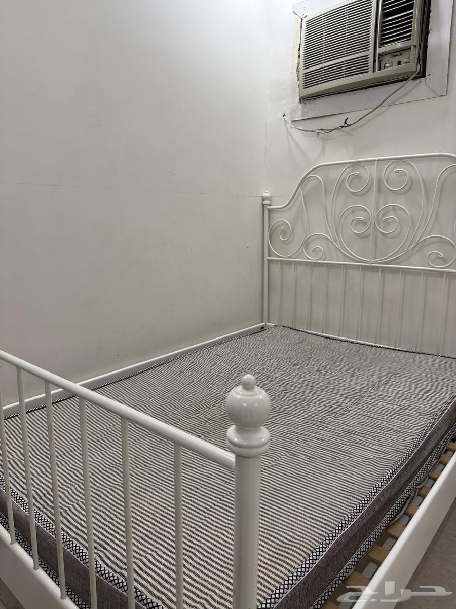 سرير من ايكيا64588445450882110