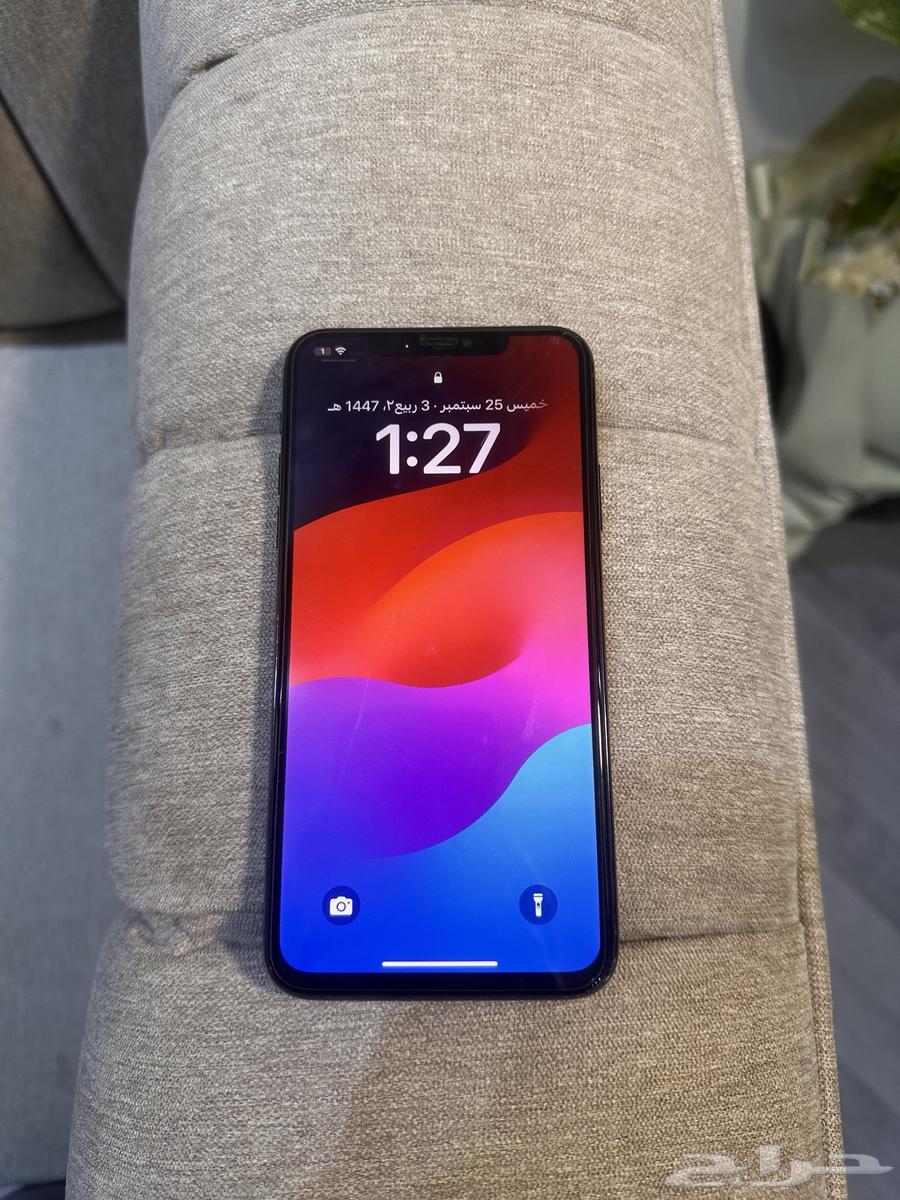 ا  iPhone 11 Pro Max للبيع لا يشكو من أي شيء بطارية 7564591550633217110