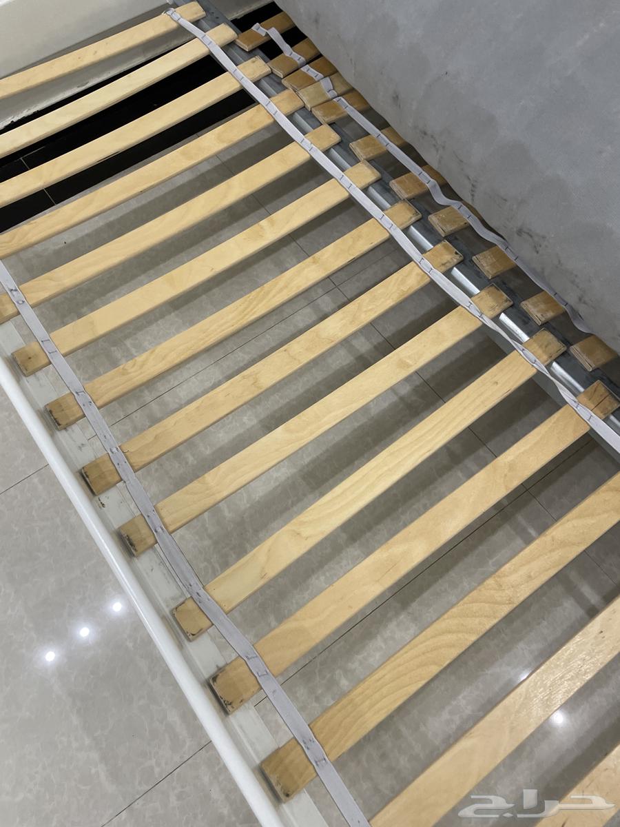 سرير من ايكيا64588445450882113