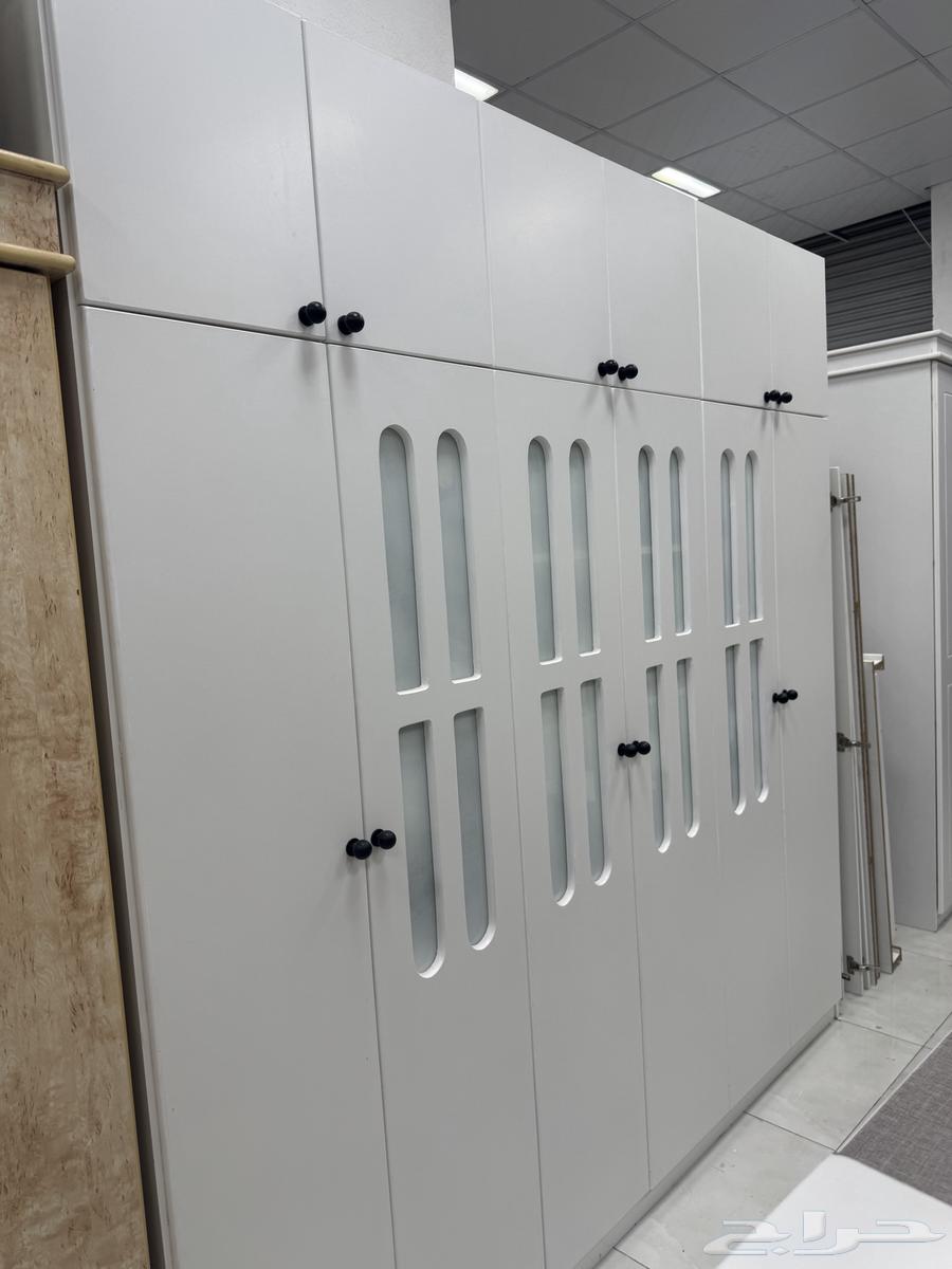 دواليب ملابس مستعمل نظيف في  8  6 ضرب في في غرف نوم64593350101251112