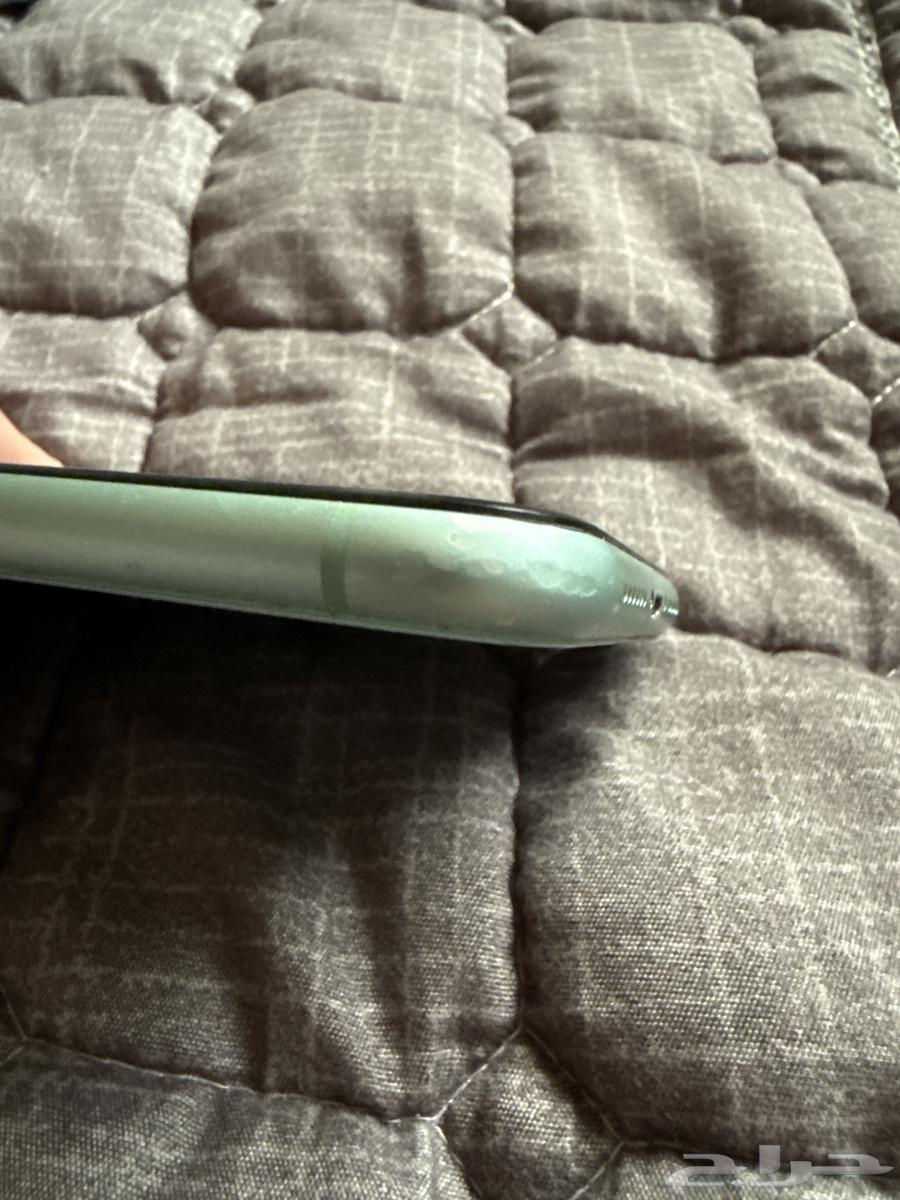 iPhone 1164592408362242113