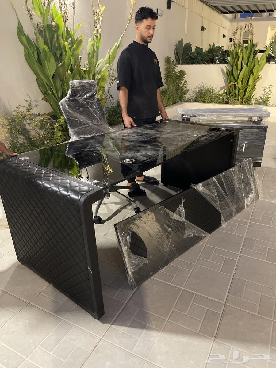 مكاتب شبه جديدة وكراسي64591454665986113