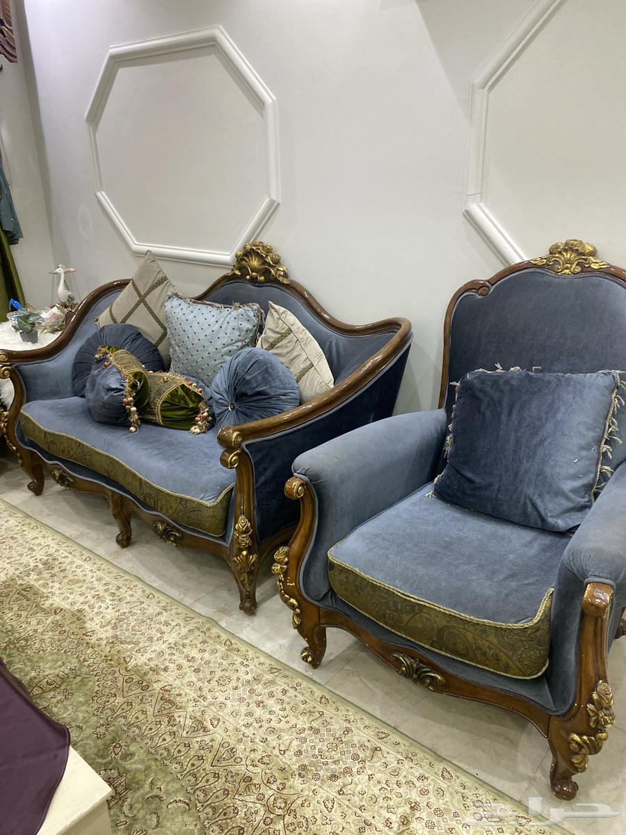 Sofa with a single star64592226043139111