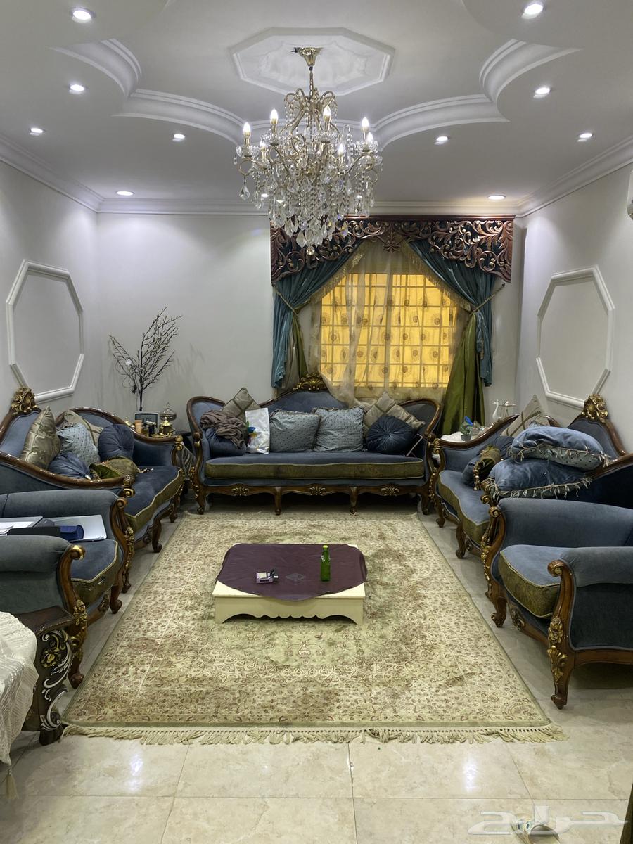 Sofa with a single star64592226043139110