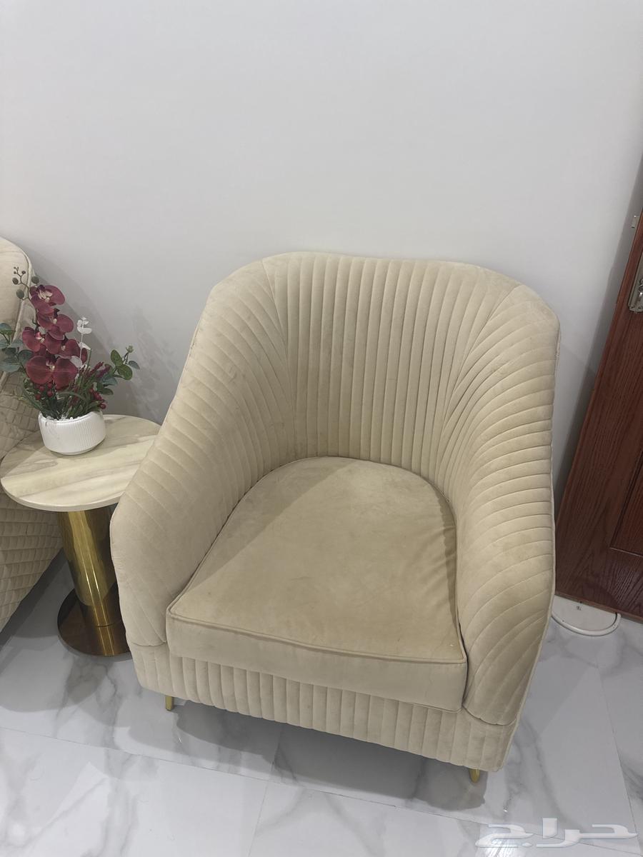 اثاث للبيع مستخدم نضيف مع طاولة رخام واربعة خدمة64592817583234110