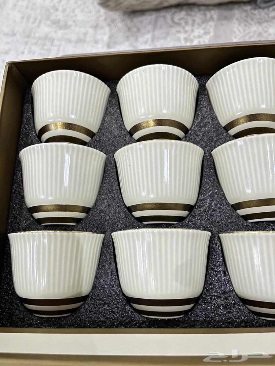 فناجين قهوة و قزازة ماء64592384110723114