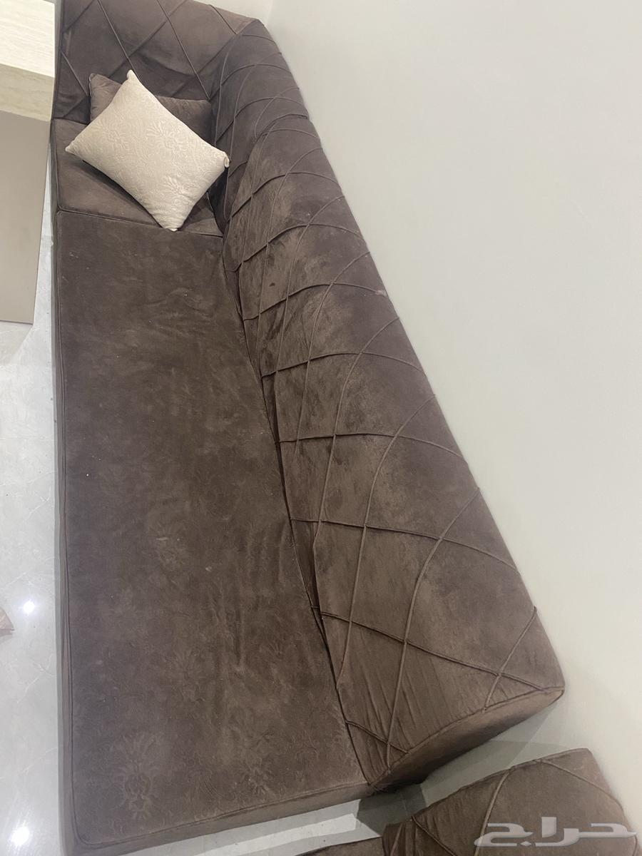 جلسة ارضيه بني داكن كنب U64591828078851111