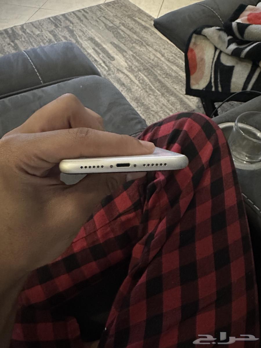 iPhone 11 12864593912815875114