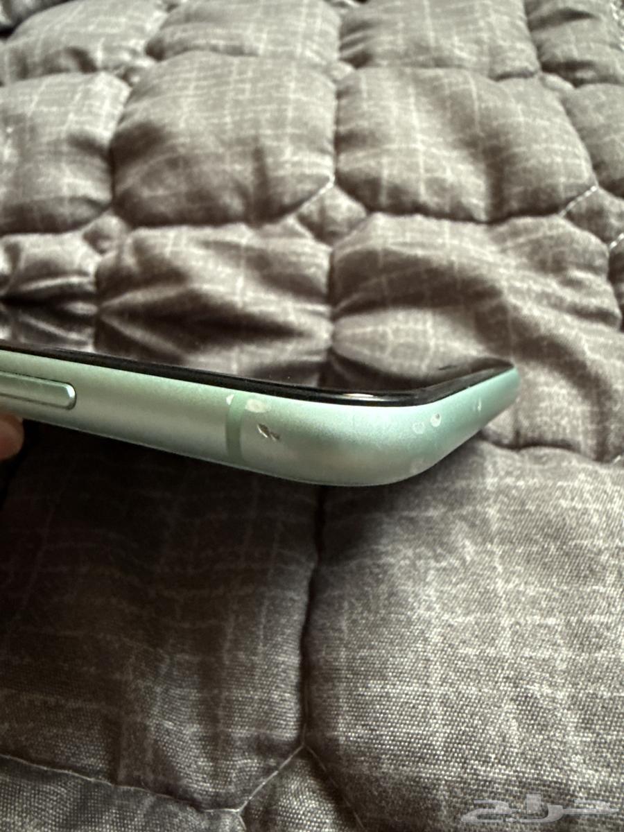 iPhone 1164592408362242114