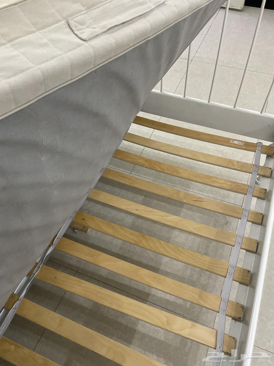 سرير من ايكيا64588445450882114