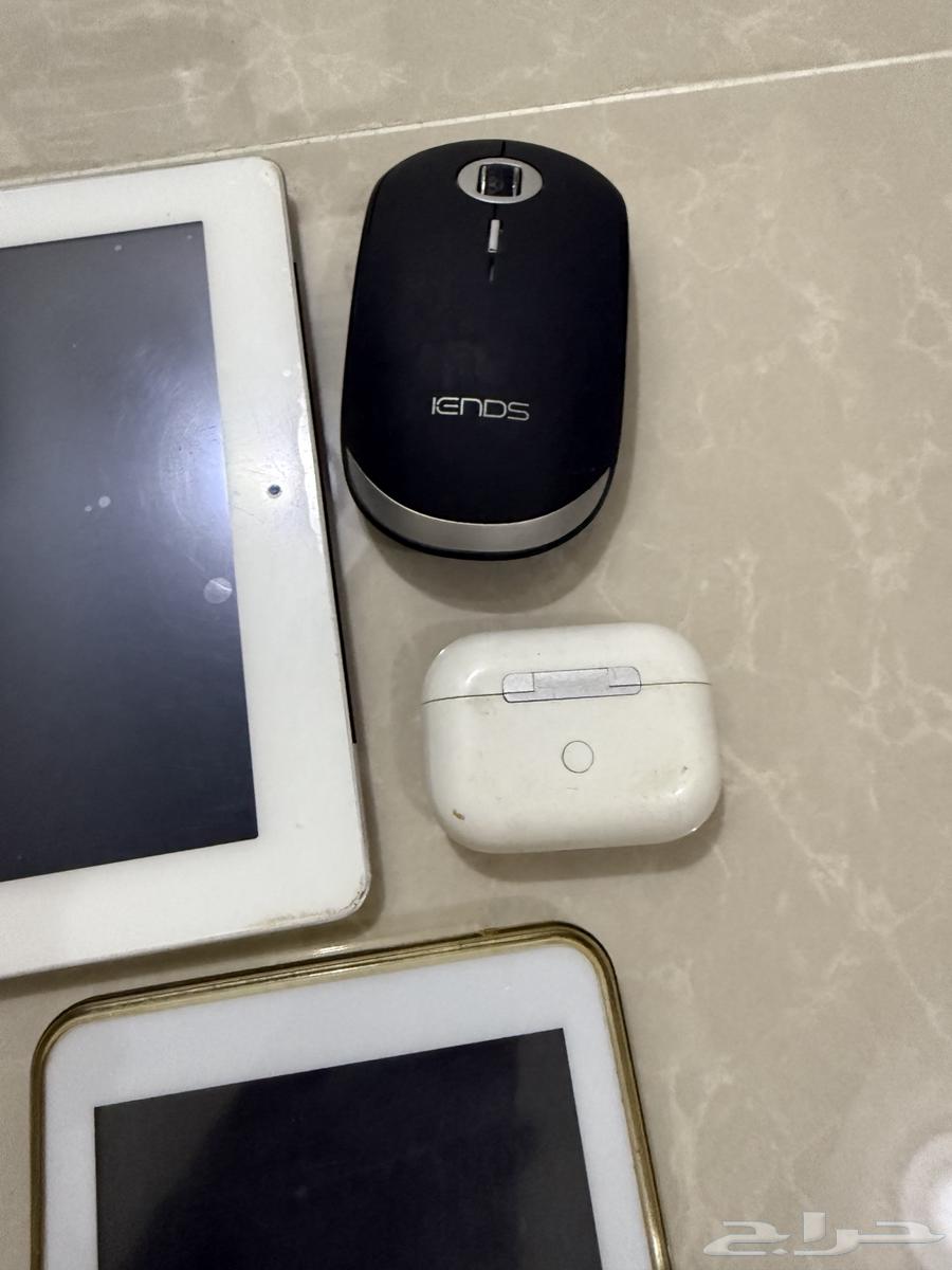 A collection of old used devices64595465210241114