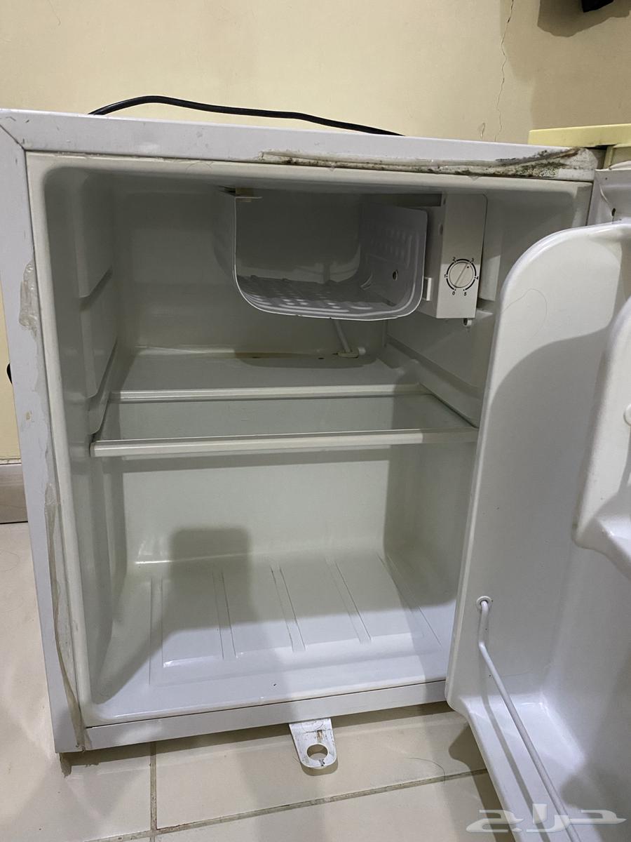 ثلاجة صغيرة للبيع64592311049985111