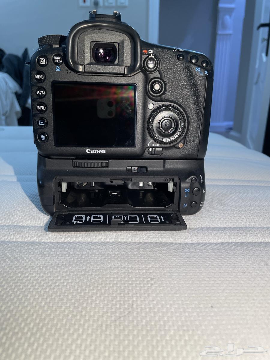 بسم الله الرحمن الرحيم للبيع كاميرا كانون 7D مع عدسة مايكرو64589600214018112