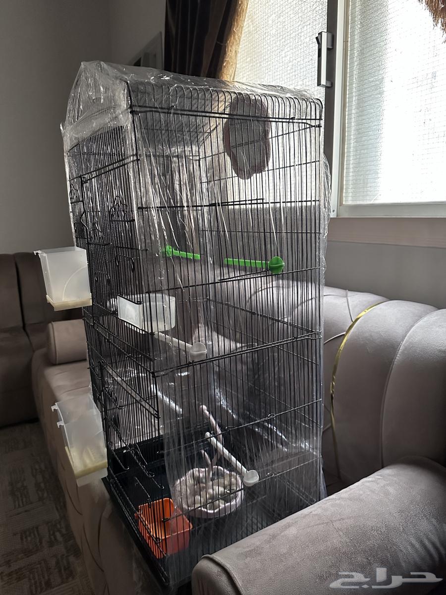 Presenting a large bird cage, lightly used, clean and new, now for sale64575098627329112