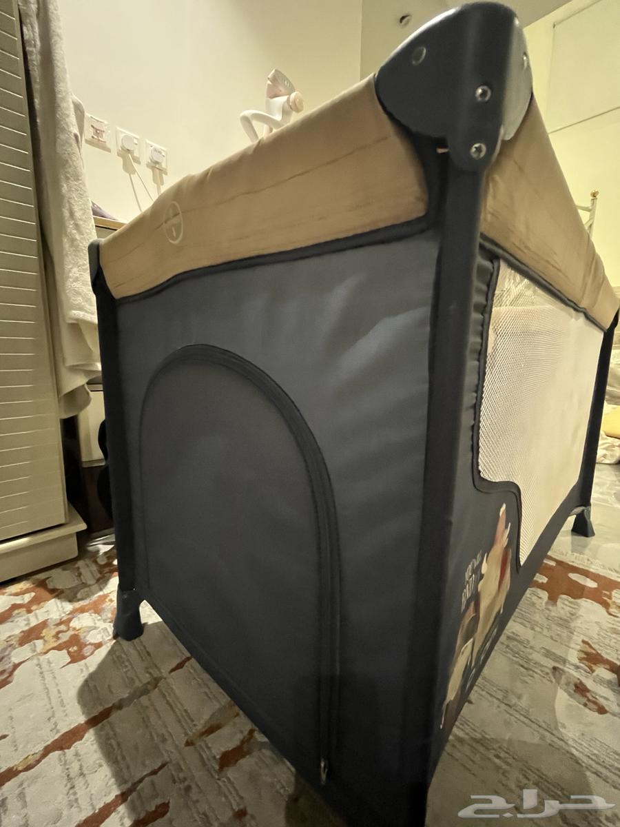 سرير أطفال بحالة جيدة للبيع حي الرمال السعر 150 حد نهائي64588918271363112