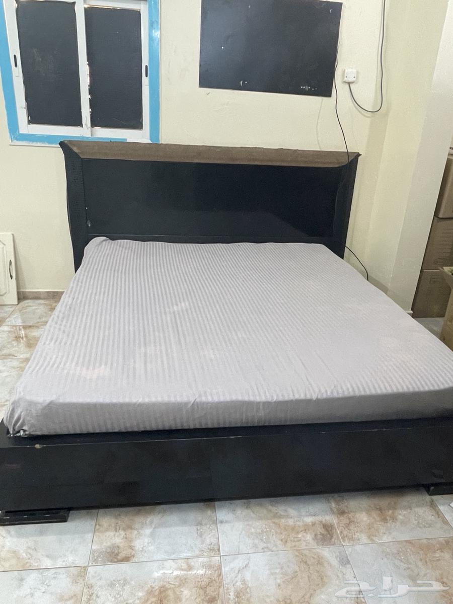 للبيع المستعجل غرفة نوم مكونة من دولاب وادراج وسرير64592238078721110