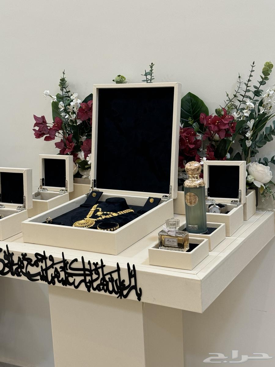 تم توفير طاولات شبكه وخطوبه جديده لم تستخدم للبيع64593083196673110