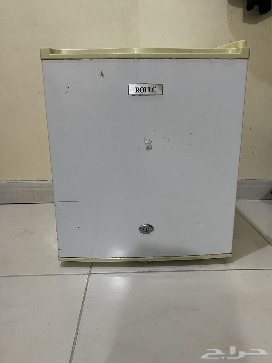 ثلاجة صغيرة للبيع64592311049985110