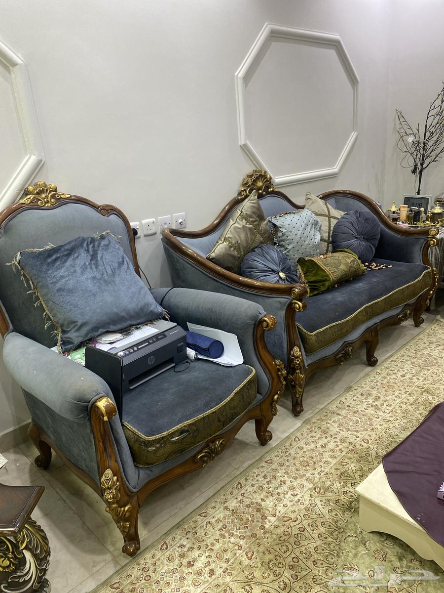 Sofa with a single star64592226043139112