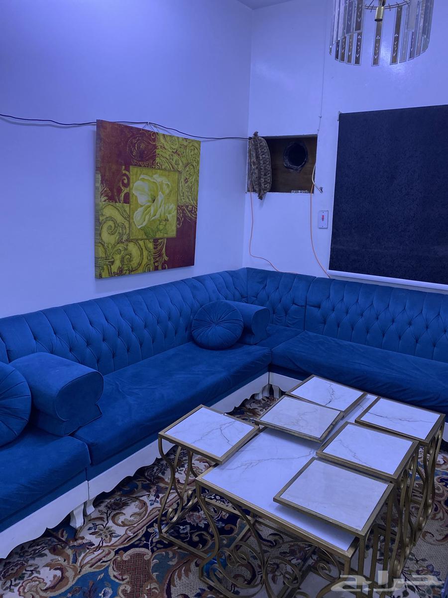 كنب 8 قطع مع طاوله معها 6 طاولات صغار 1200 مع الطاولات64595894622723110