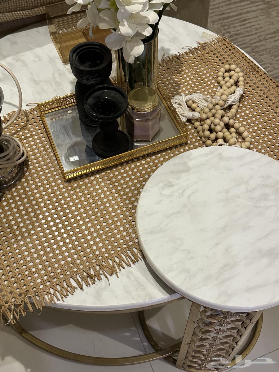 Table with four service tables64593131540483110