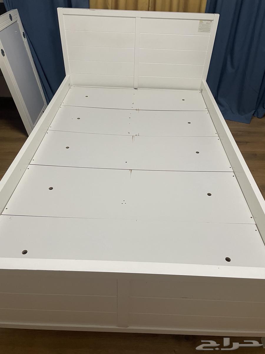 سرير ابيض مفرد ونصف عرض 120طول 20064588569747458110