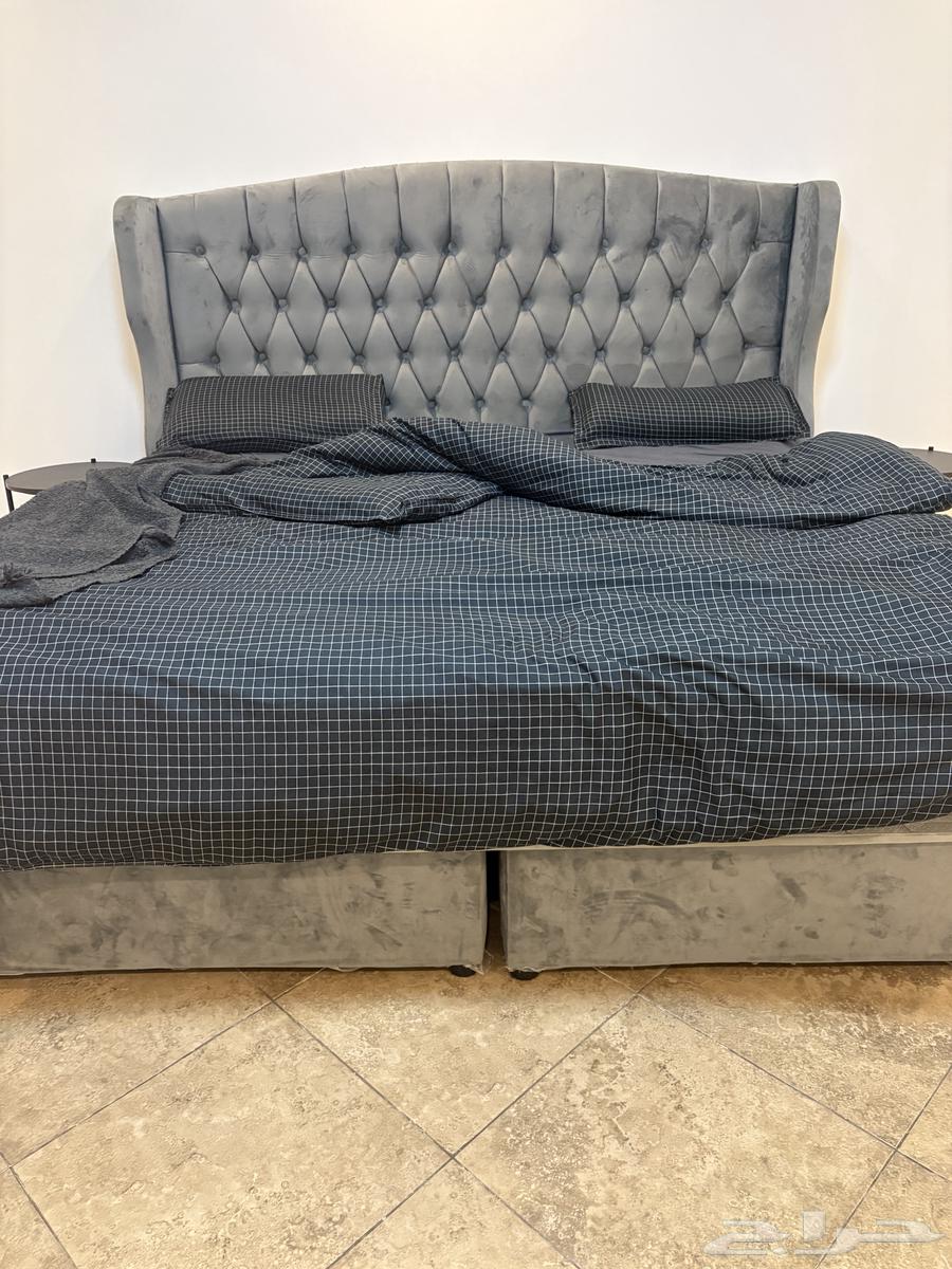 سرير كنق شامواه مع تسريحه ومرايتها وانوارها وكومدينات 150064596501679619114