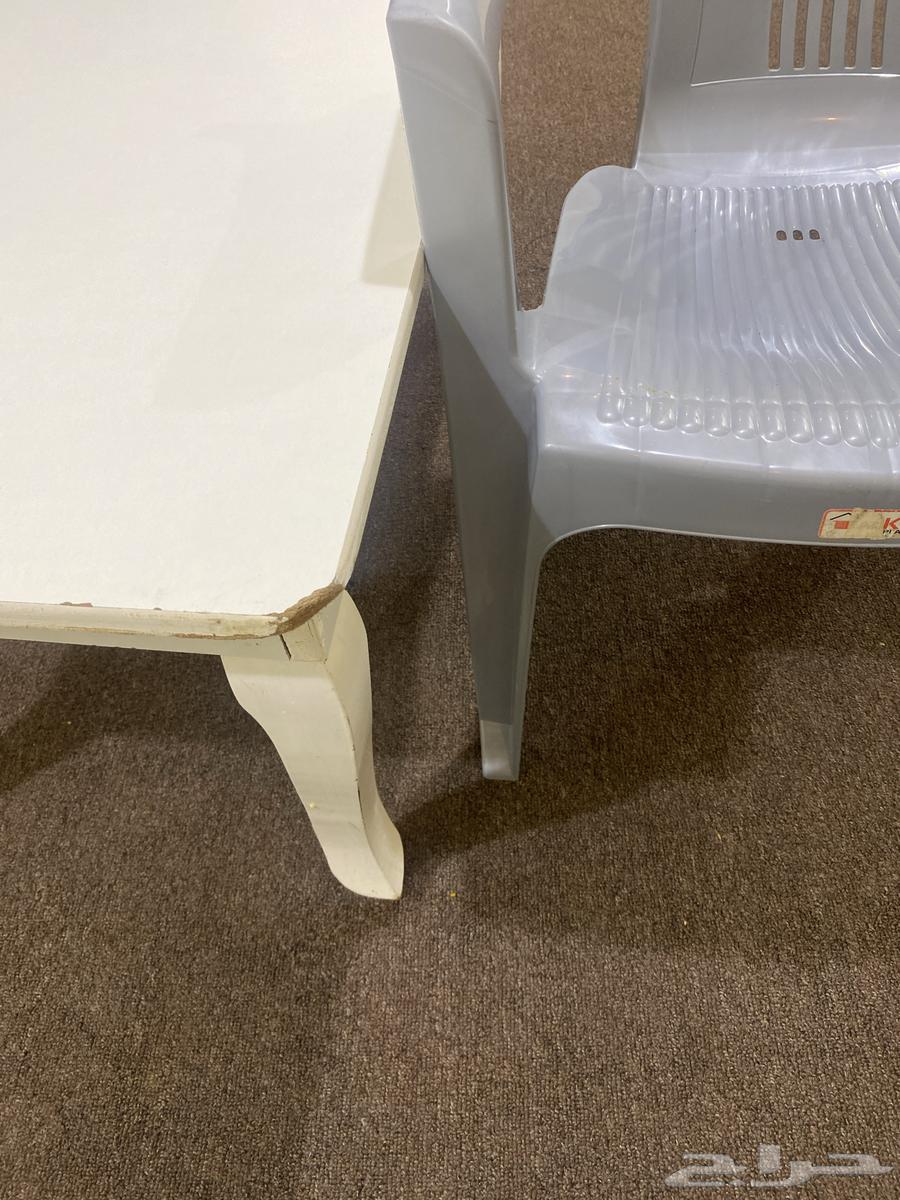 طاولة مع كرسي للبيع64593925292291111