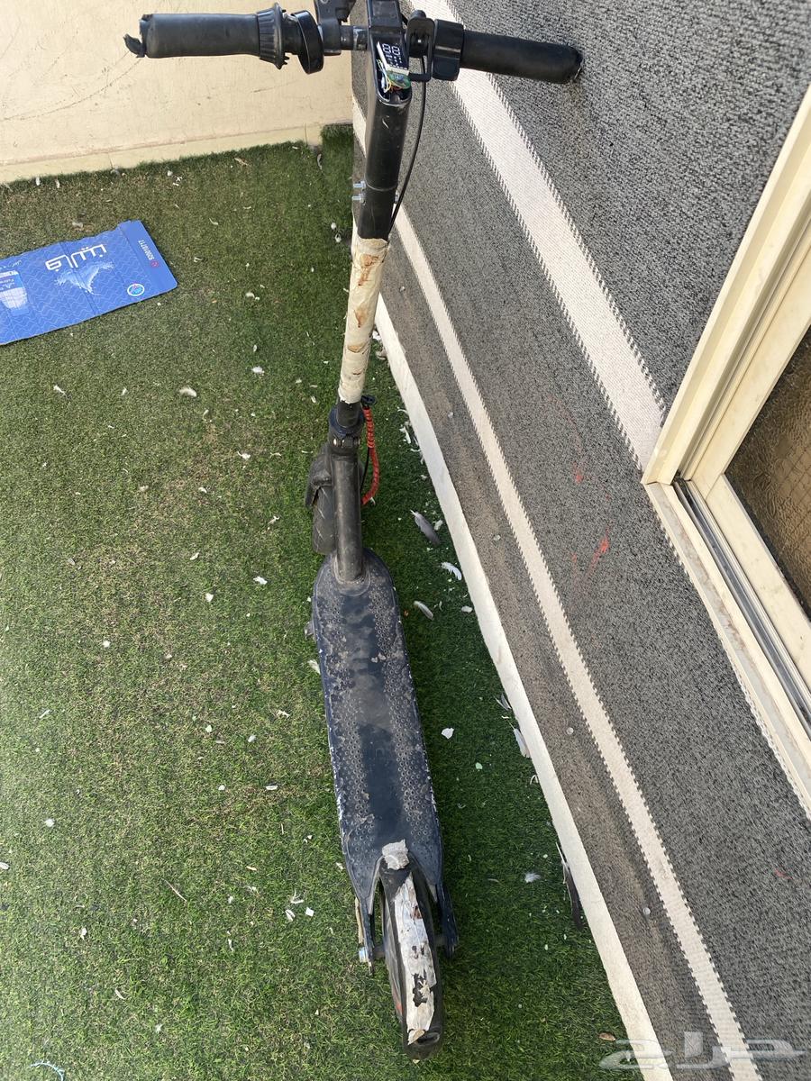 سكوتر للبيع خربان تشليح بس البطارية سليمة64590837740801110