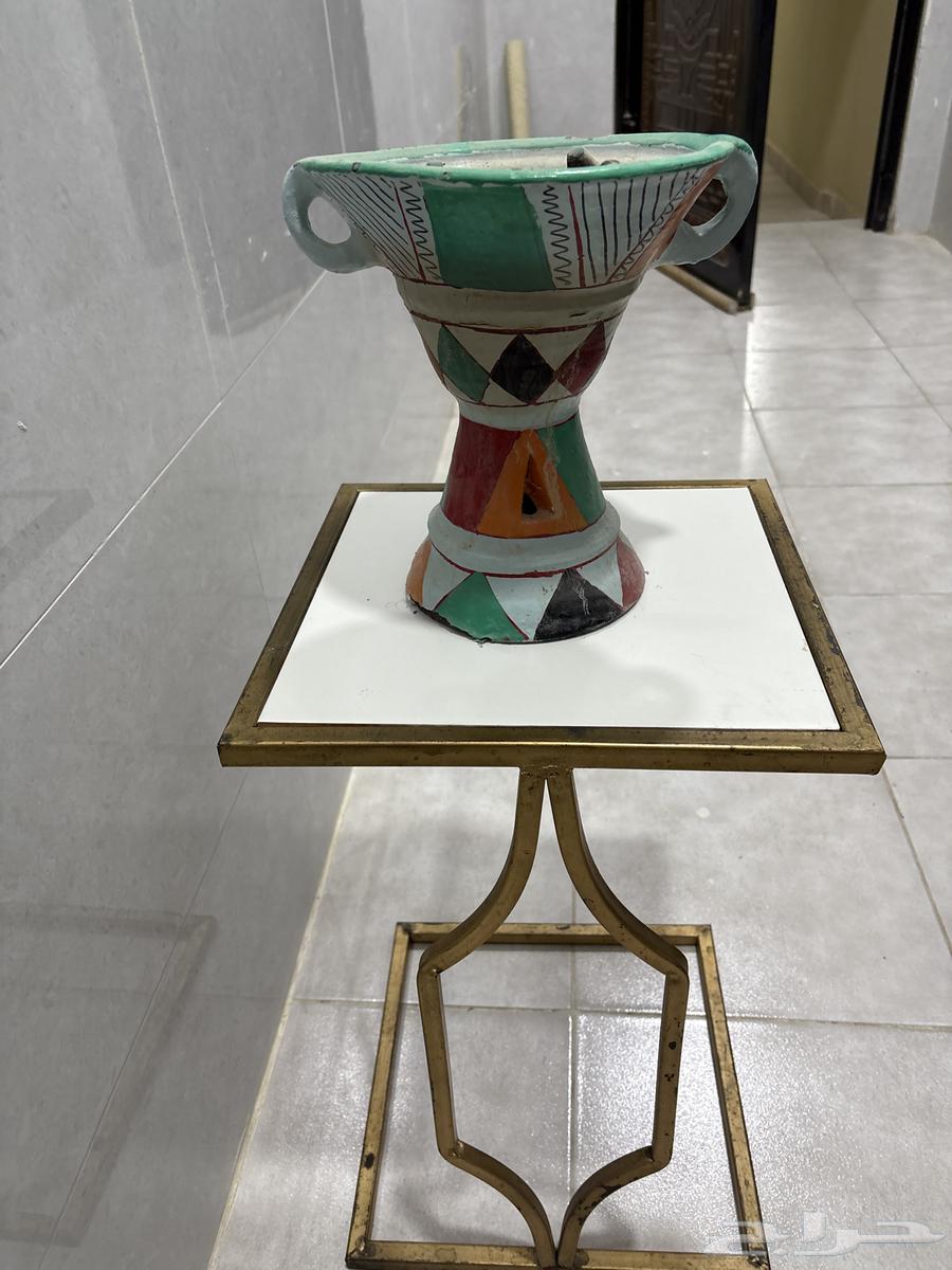 تلفزون شبه جيد. مع الطاوله64594997754883111