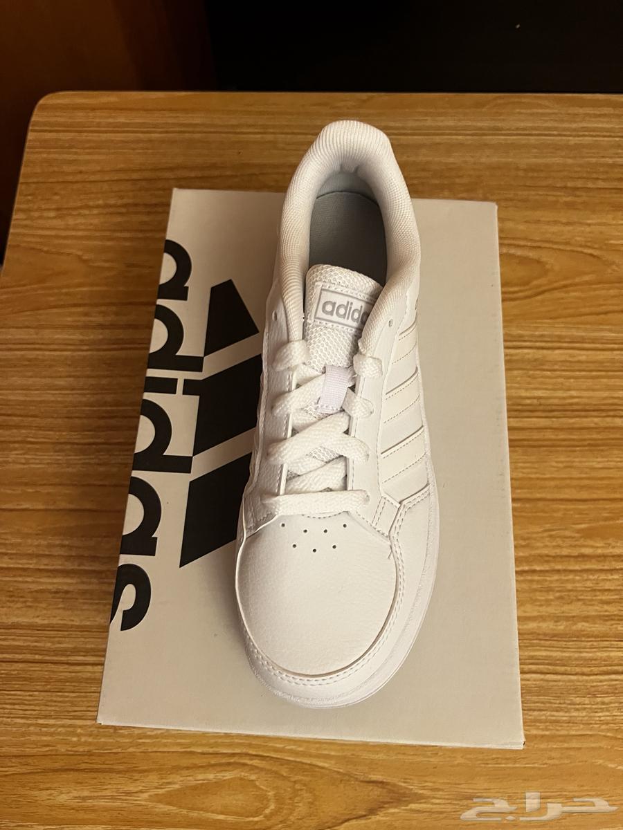 حذاء نسائي اديداس جديده لم تستخدم المقاس 36 و2 364595968567297111