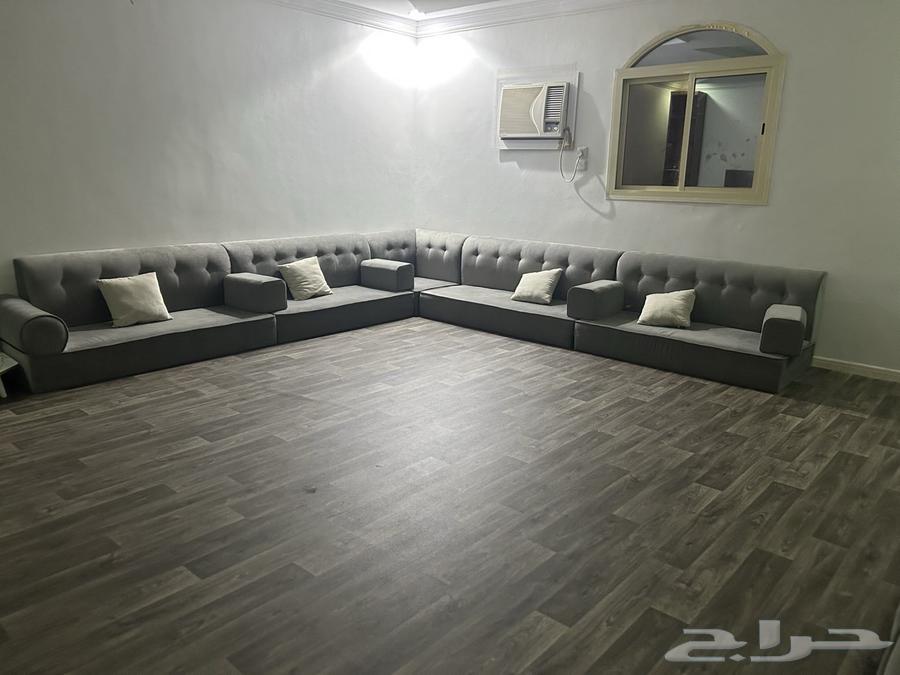 طقم جلوس للبيع طالب فيه 1800ريال وسرير نفر بي 300ريال64596538560643110