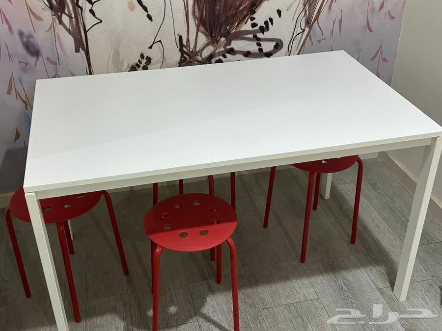 Selling IKEA tables and clean sofas64596353409921112