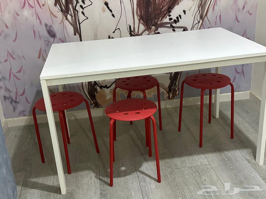 Selling IKEA tables and clean sofas64596353409921110