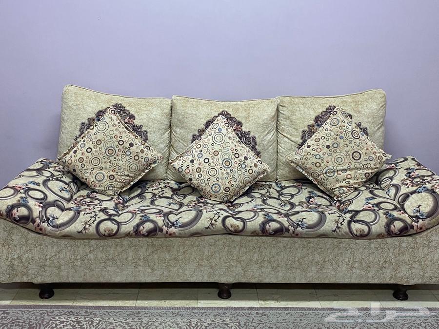 للبيع طقم كنب بحالة جيدة64591020324354111