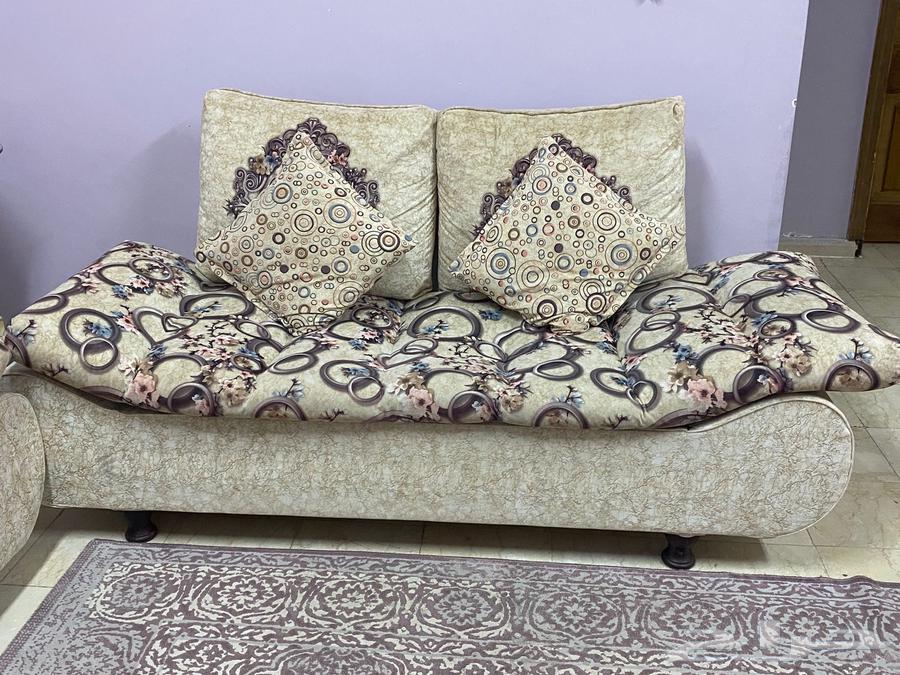 للبيع طقم كنب بحالة جيدة64591020324354113