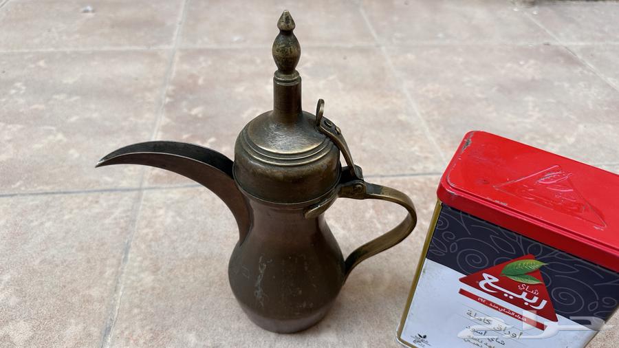 Farmhouse and items64573615536257114