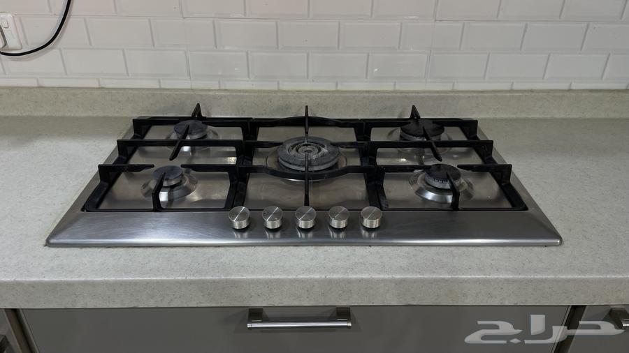 I'm offering you a cooktop, grill oven, and roaster, almost new condition due to limited use64594626954883111