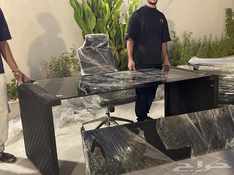 مكاتب شبه جديدة وكراسي64591454665986110