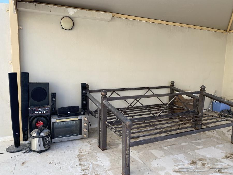 كرسي   مسجل   سماعات  فرن   سماعات صوت وكلهم ب حاله ممتازه64592600721410111