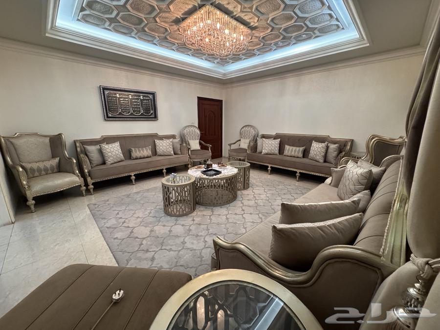 كنب مجلس مستعمل نظيف64594837832193110