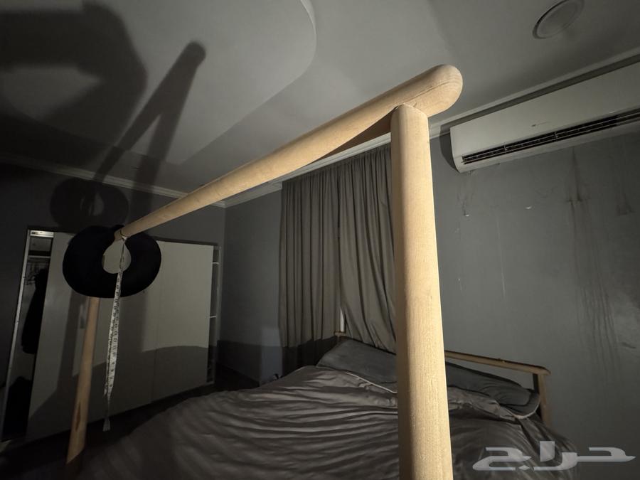 غرفة نوم كاملة من الخشب بحالة جيدة للبيع64588968019841113