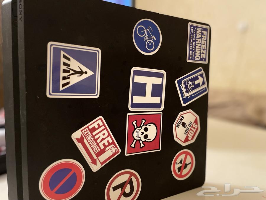 سوني 4 مستعمل مايشكي من شي شغال يوجد كنترول يحتاج تصليح64596452632323110