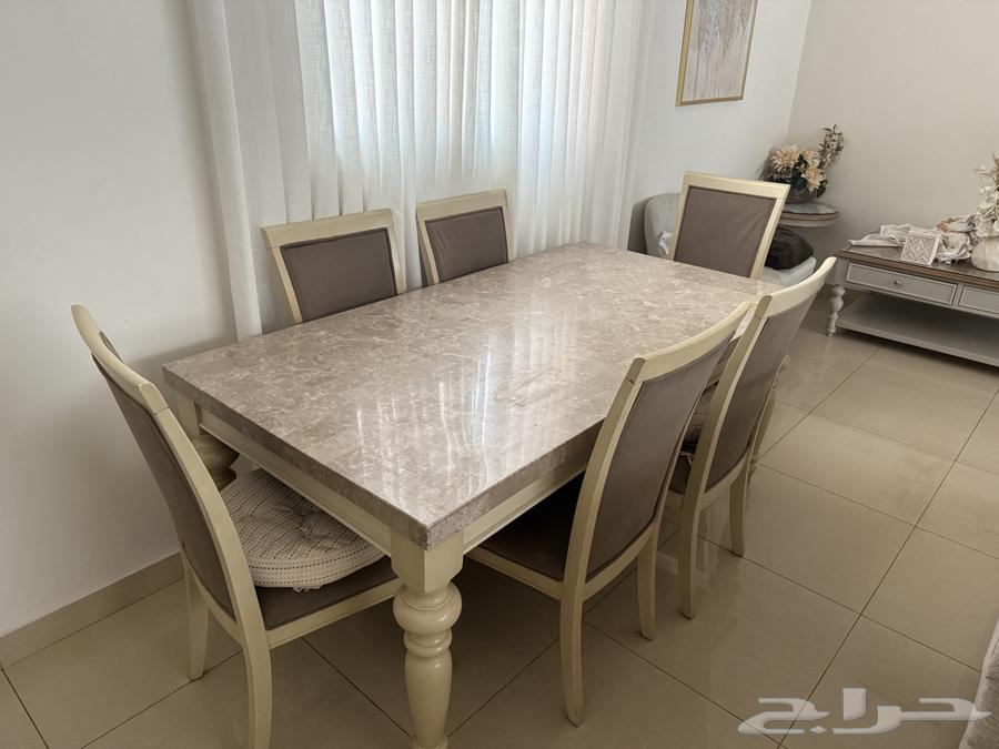 طاولة طعام للبيع64592890194818110